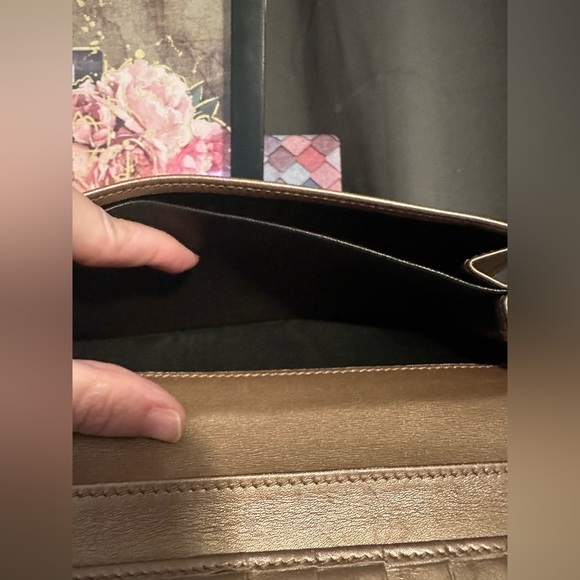 Gucci Monogram Wallet - Picture 10 of 10